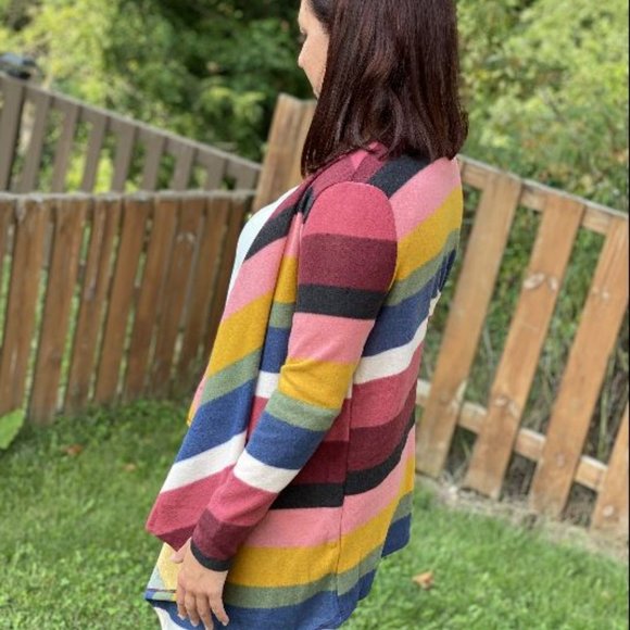 Somewhere Over the Rainbow flutter cardi - Picture 3 of 4